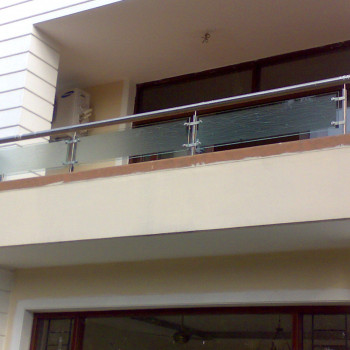 Baluster & Railings stainless-steel-glass-railing-211916